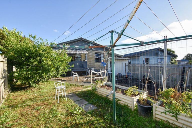 Photo of property in 1/11 Burundi Avenue, Clendon Park, Auckland, 2103