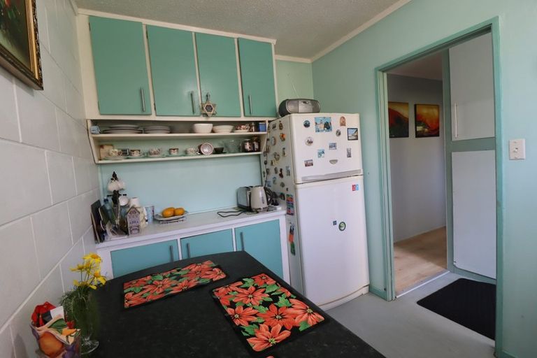 Photo of property in 2/81 Seabrook Avenue, New Lynn, Auckland, 0600