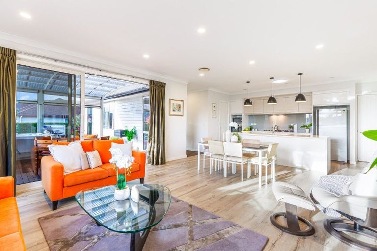 Photo of property in 26 Korako Drive, Kumeu, 0810