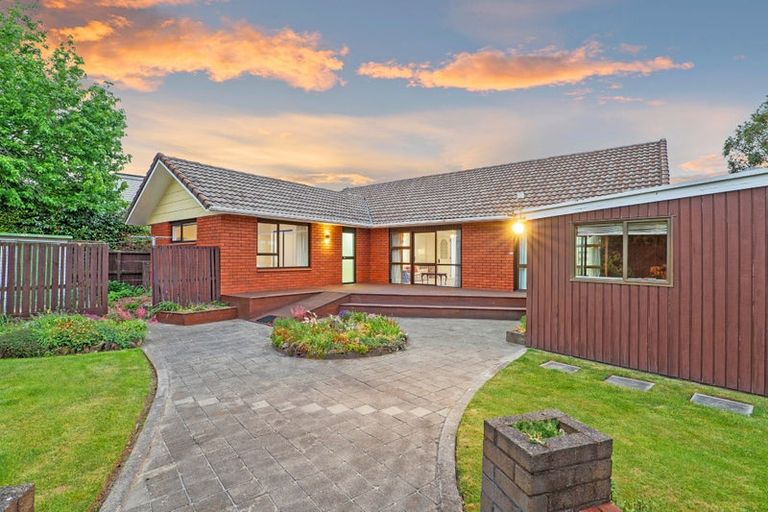 Photo of property in 21 Rubens Place, Burnside, Christchurch, 8053