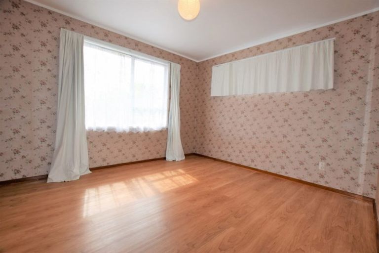 Photo of property in 38 Larissa Avenue, Henderson, Auckland, 0610