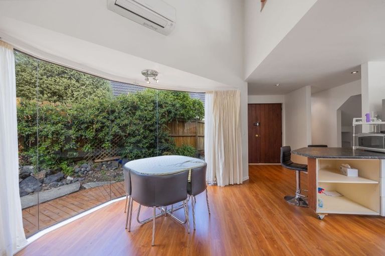 Photo of property in 2/30 Uppingham Crescent, Hillcrest, Auckland, 0627
