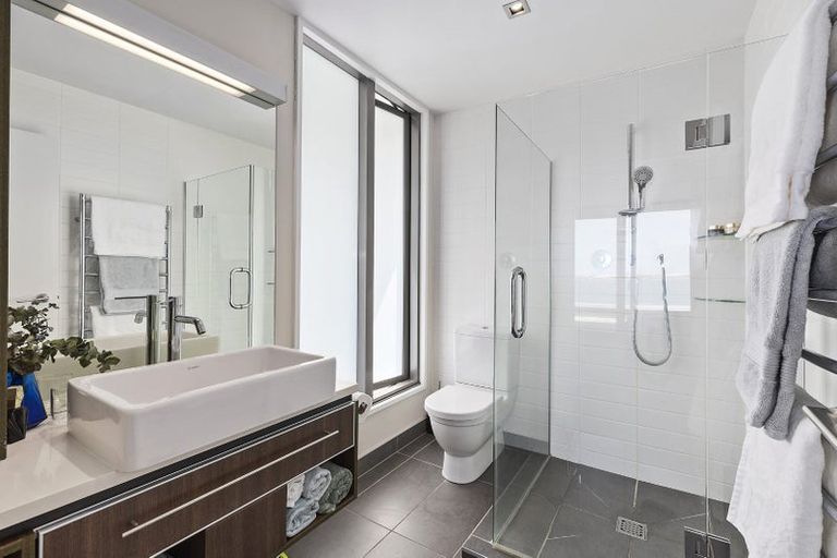 Photo of property in Patent 326 Apartments, 504s/326 Evans Bay Parade, Hataitai, Wellington, 6021