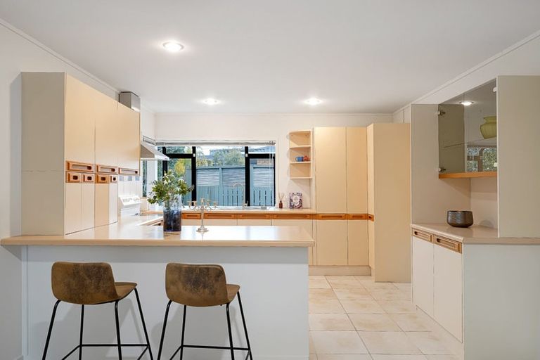 Photo of property in 4 Rhinevale Close, Henderson, Auckland, 0612