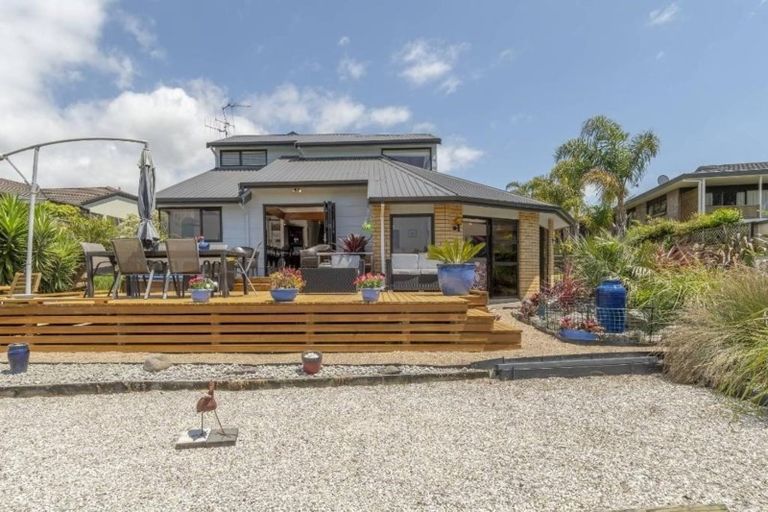 Photo of property in 52 Links View Drive, Omokoroa, 3114