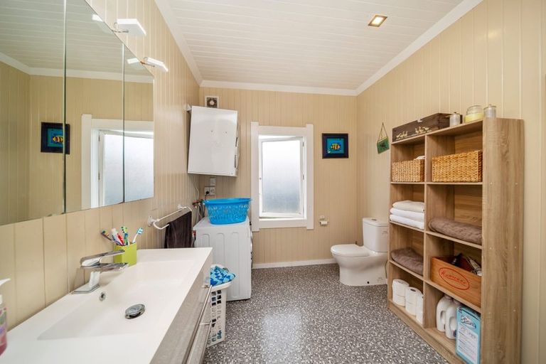 Photo of property in 19 Burns Street, Hawera, 4610