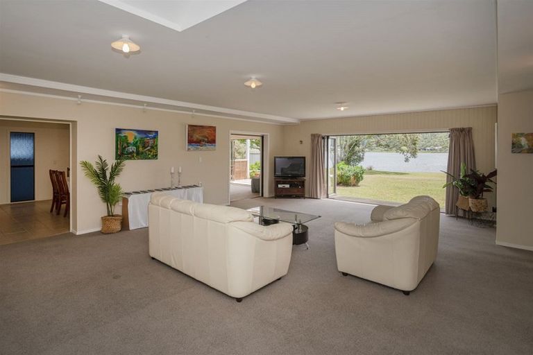 Photo of property in 10 Marquet Place, Tairua, 3508