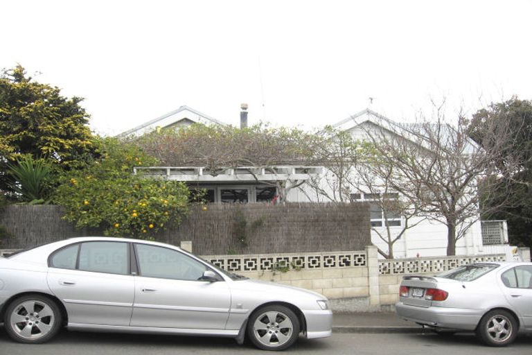 Photo of property in 28 May Avenue, Hospital Hill, Napier, 4110