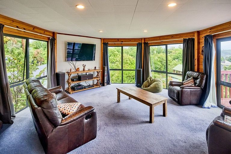 Photo of property in 3 Sunnyview Drive, Brown Owl, Upper Hutt, 5018