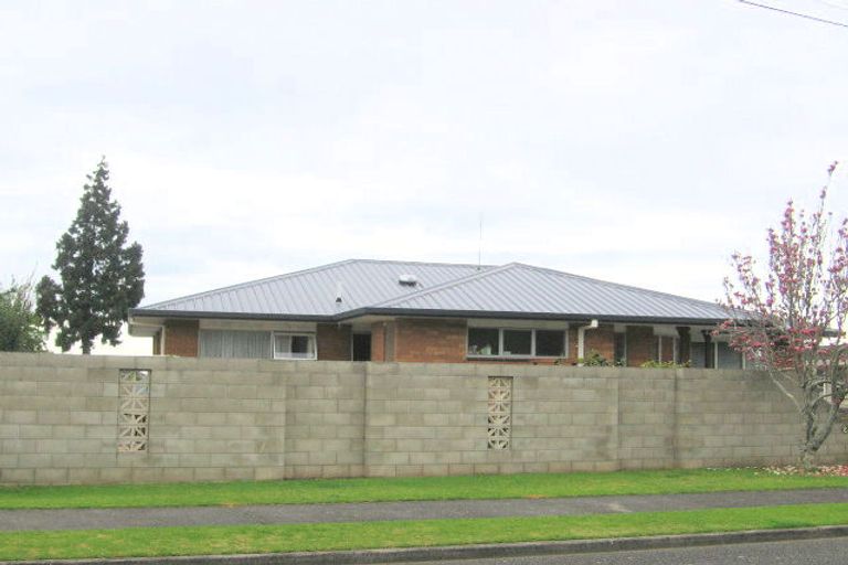 Photo of property in 17 Western Road, Otumoetai, Tauranga, 3110