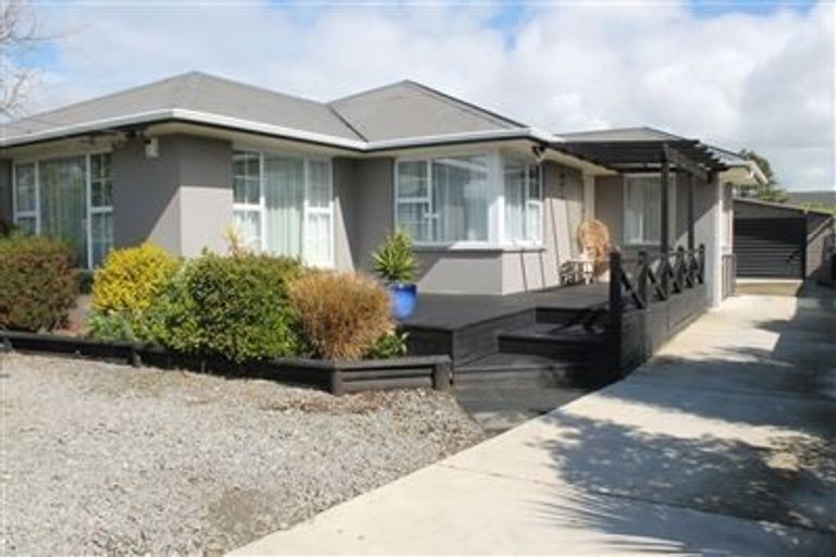 Photo of property in 3 Fairmile Place, Russley, Christchurch, 8042