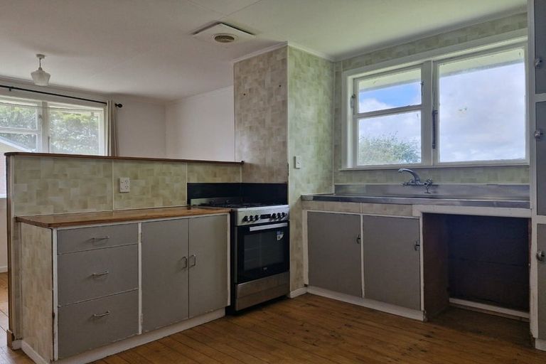 Photo of property in 80 Wrantage Street, Westown, New Plymouth, 4310