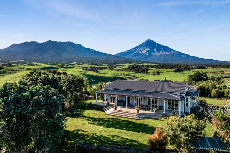 Photo of property in 3095 Carrington Road, Okato, New Plymouth, 4381