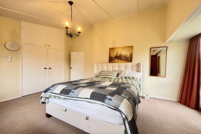 Photo of property in 18 Karachi Crescent, Khandallah, Wellington, 6035