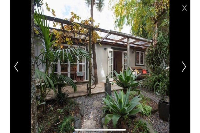 Photo of property in 19 Walmer Road, Point Chevalier, Auckland, 1022