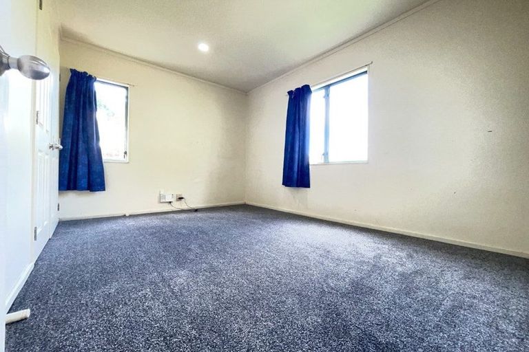 Photo of property in 19 Neta Grove, Henderson, Auckland, 0612