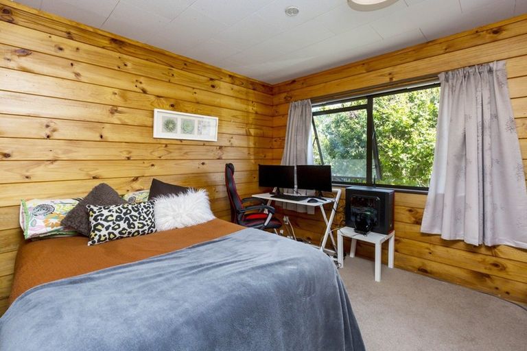 Photo of property in 17 Forest Road, Pinehaven, Upper Hutt, 5019