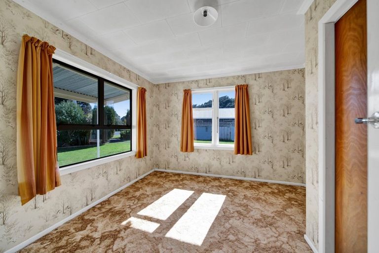Photo of property in 17 Tongaporutu Road, Tongaporutu, Urenui, 4378