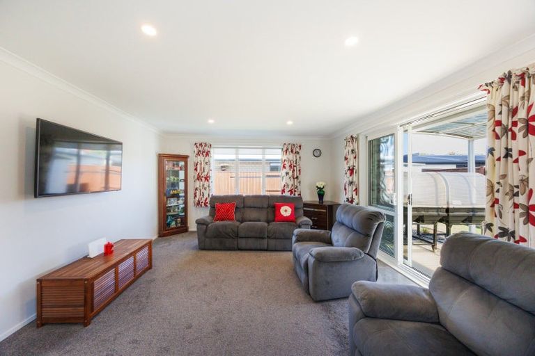 Photo of property in 15 Serenity Crescent, Kelvin Grove, Palmerston North, 4414