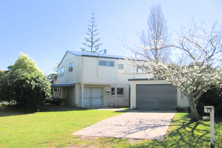 Photo of property in 19 Hicks Place, Cooks Beach, Whitianga, 3591