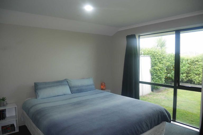 Photo of property in 29 Mataroa Place, Parklands, Christchurch, 8083