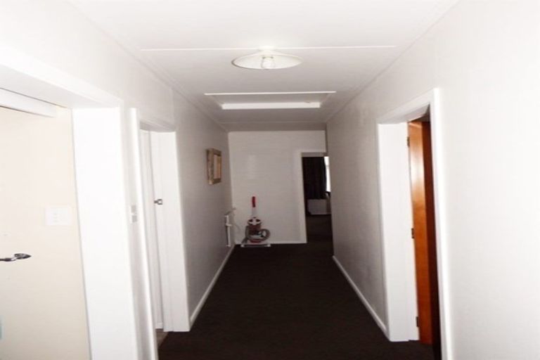 Photo of property in 1 Oaklea Avenue, Marton, 4710