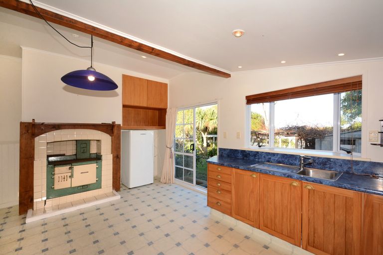 Photo of property in 22 Queen Street, Brighton, Dunedin, 9035