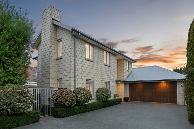 Photo of property in 133b Memorial Avenue, Burnside, Christchurch, 8053