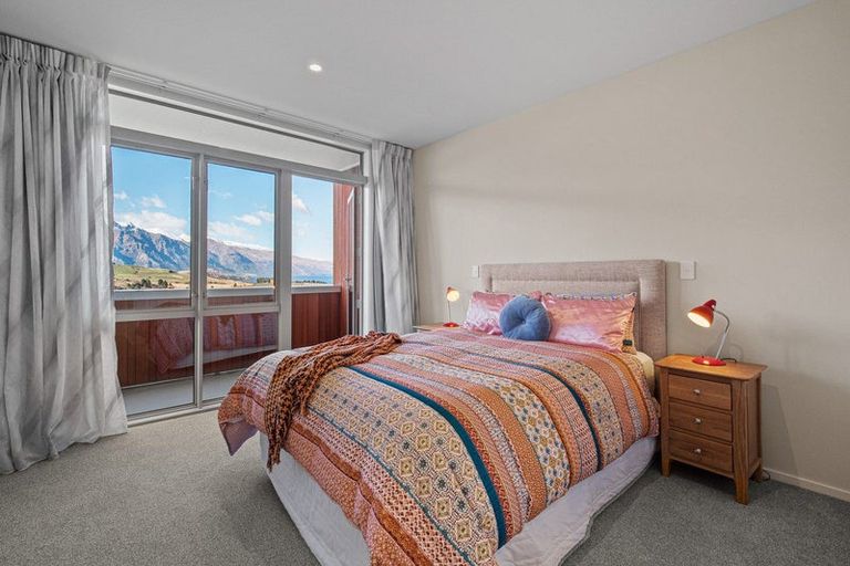 Photo of property in 62 Hensman Road, Queenstown, 9300