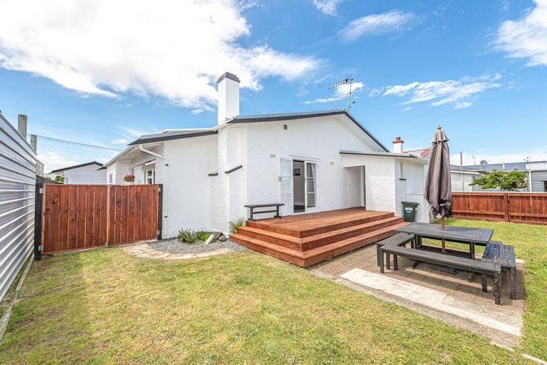 Photo of property in 6 Central Avenue, Gonville, Whanganui, 4501