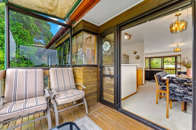 Photo of property in 1/12 Greenvalley Rise, Glenfield, Auckland, 0629
