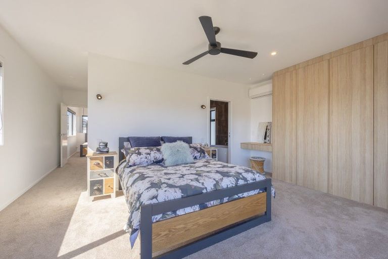 Photo of property in 2 Kotare Drive, Wanaka, 9305