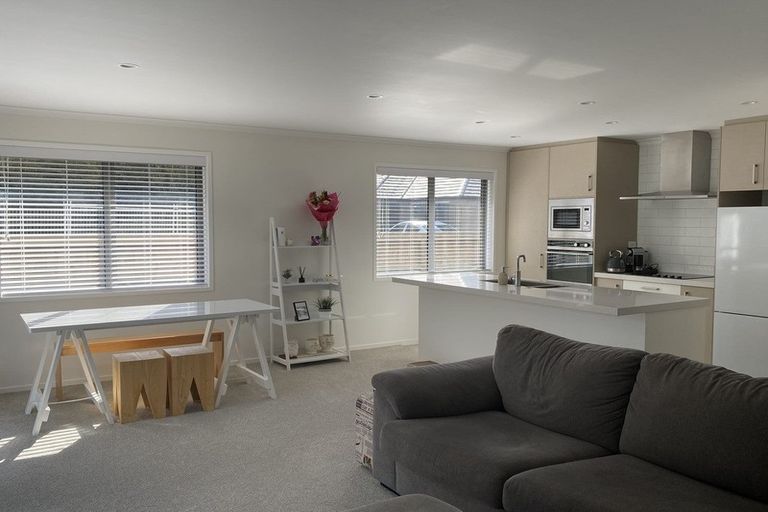 Photo of property in 6 Nukuroa Close, Waitara, 4320