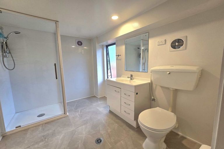 Photo of property in 33 Alidade Place, Massey, Auckland, 0614