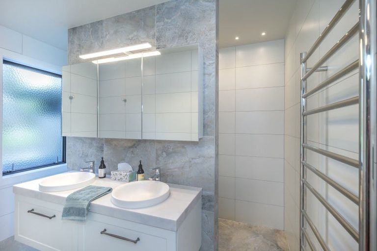 Photo of property in 19 Lindsay Road, Levin, 5510