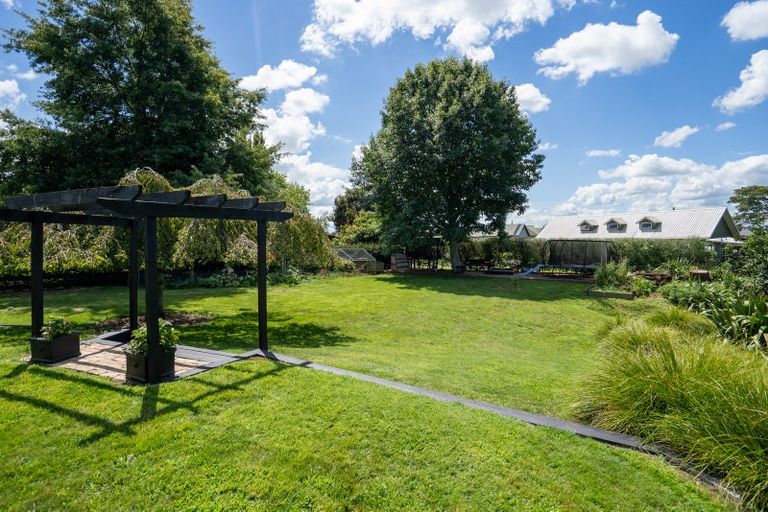 Photo of property in 36 Silverwood Lane, Leamington, Cambridge, 3495