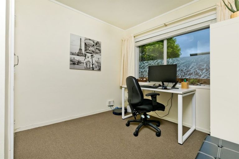 Photo of property in 1/24 Woodglen Road, Glen Eden, Auckland, 0602