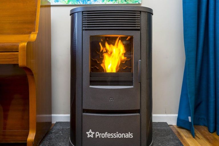 Photo of property in 45 Gillespies Road, Birchville, Upper Hutt, 5018