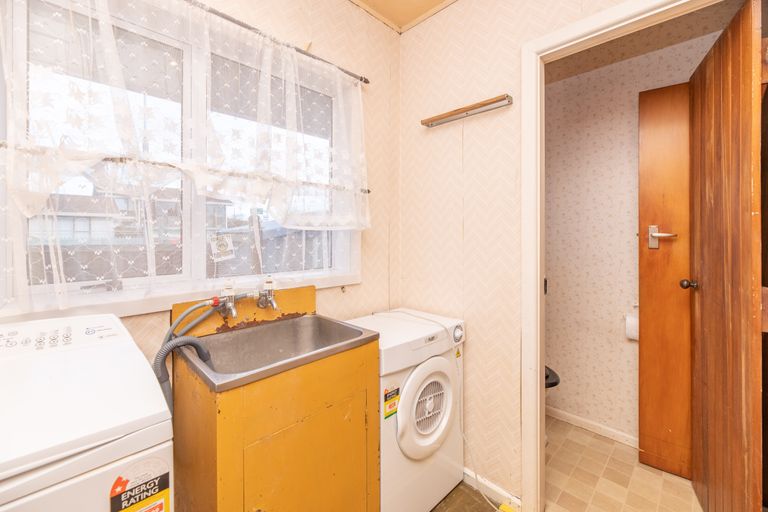 Photo of property in 406 Main North Road, Redwood, Christchurch, 8051