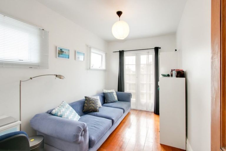 Photo of property in 92 Auckland Road, Greenmeadows, Napier, 4112