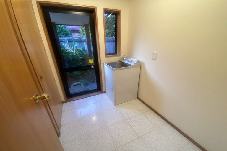 Photo of property in 28b Inglewood Place, Avonhead, Christchurch, 8042