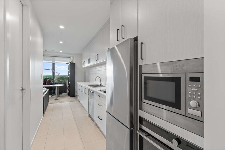 Photo of property in 901/6 Waikumete Road, Glen Eden, Auckland, 0602