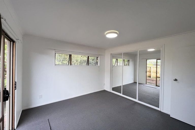 Photo of property in 35 Widmore Drive, Massey, Auckland, 0614