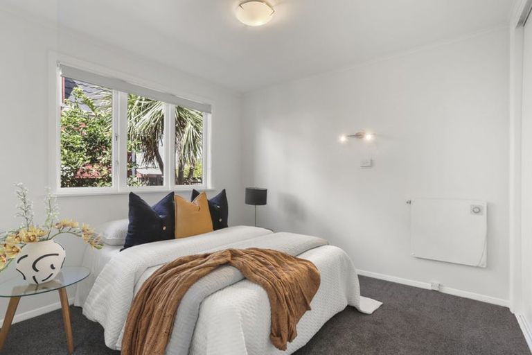 Photo of property in 2/28 Holly Street, Avondale, Auckland, 1026