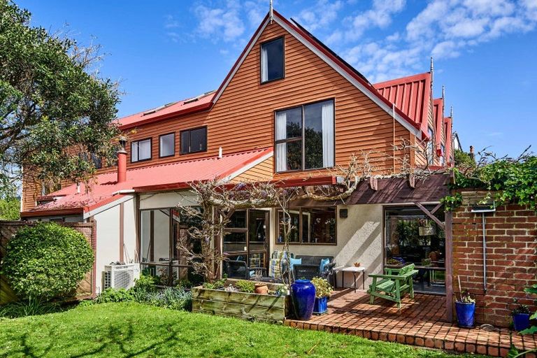 Photo of property in 18 Solander Place, Whitby, Porirua, 5024