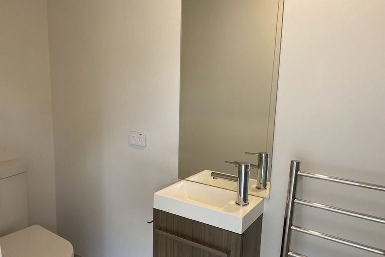 Photo of property in 4/43 Yeovil Road, Te Atatu Peninsula, Auckland, 0610