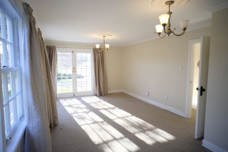 Photo of property in 28 Albatross Close, Whitby, Porirua, 5024