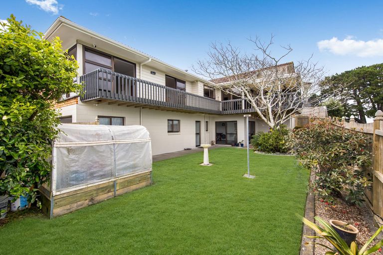 Photo of property in 21 St Annes Crescent, Wattle Downs, Auckland, 2103