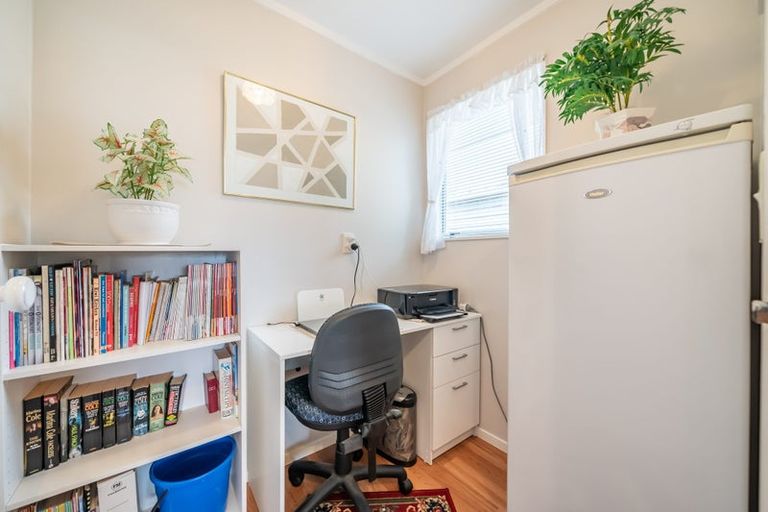 Photo of property in 9 Shaftesbury Grove, Stokes Valley, Lower Hutt, 5019