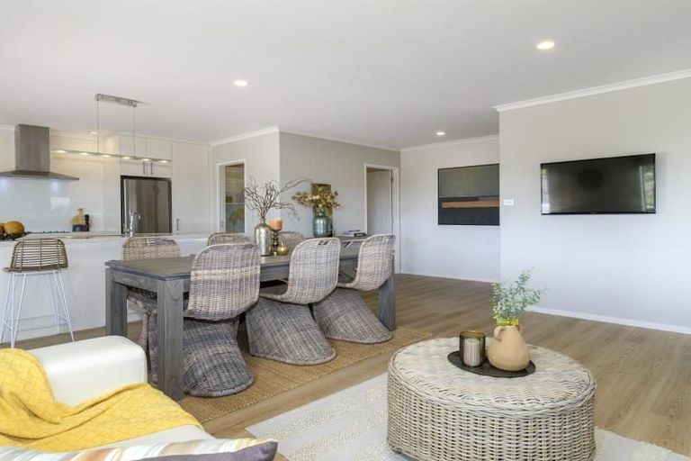 Photo of property in 156 Oteki Park Drive, Welcome Bay, Tauranga, 3112